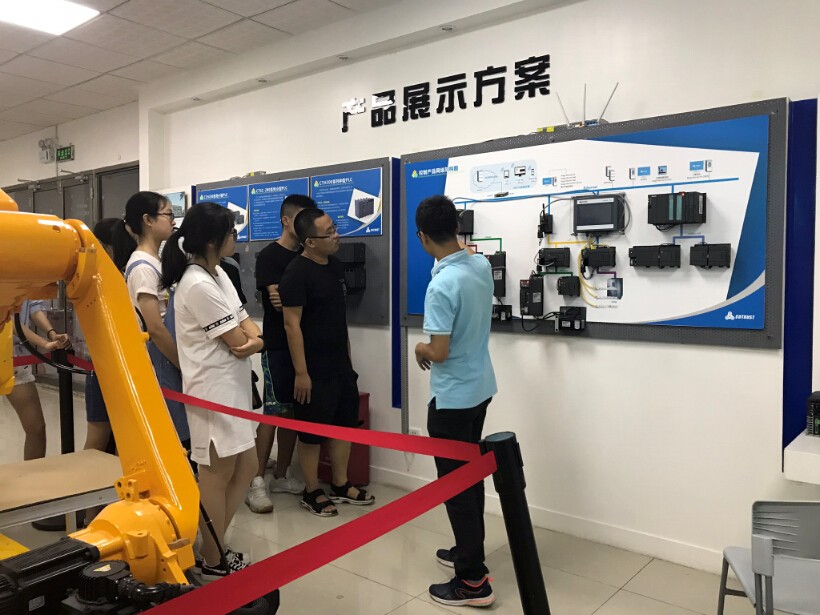 rb88随行版展厅3.jpg